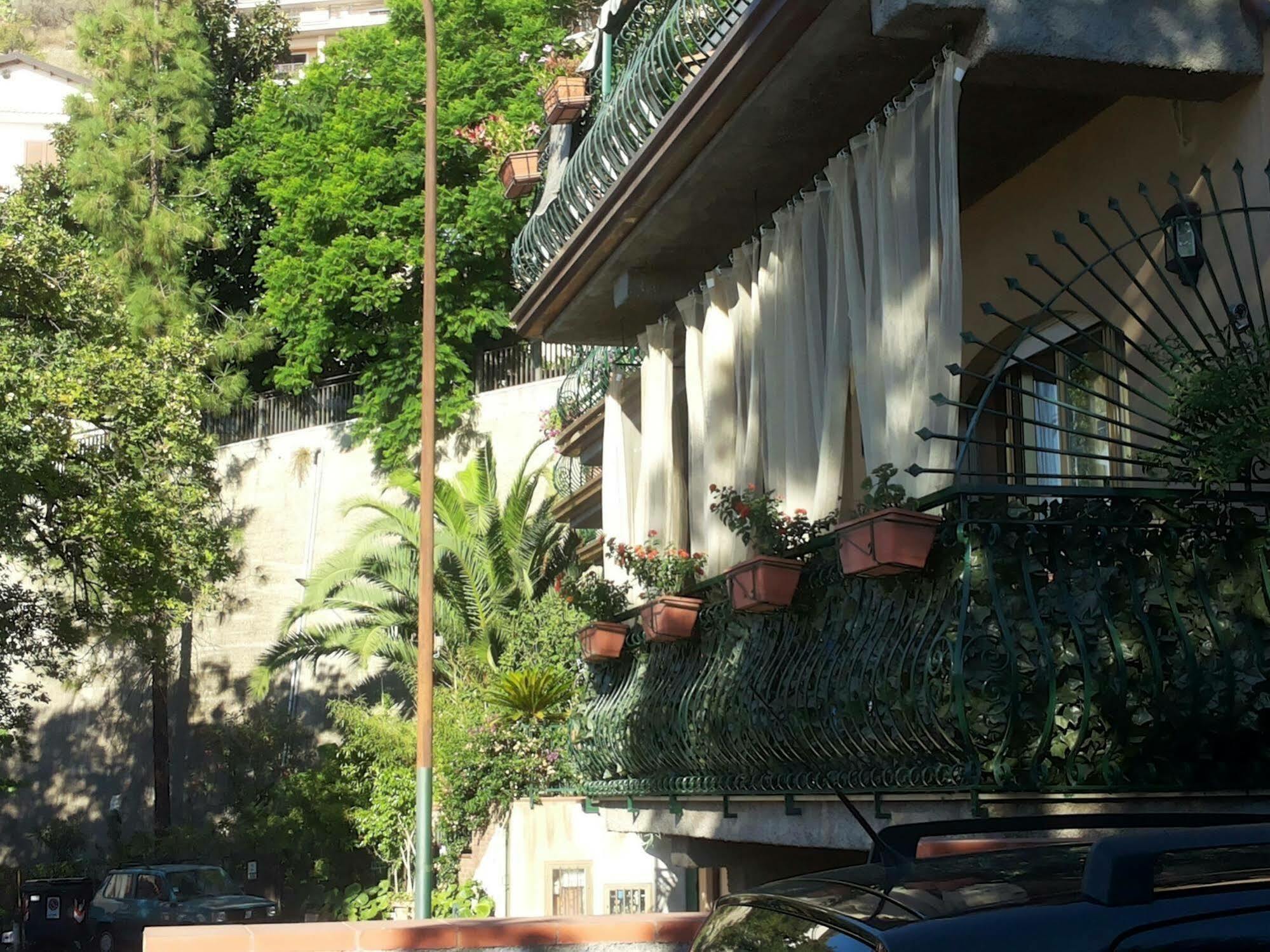Bed And Breakfast Rosangela Taormina Exterior photo